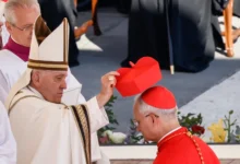 Ex-pope Francis (left) and new Pope Leo (right).